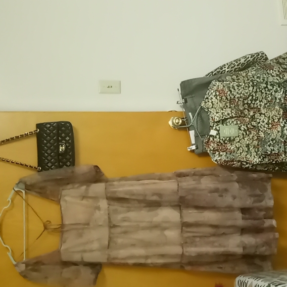 Dress - Picture 1 of 4